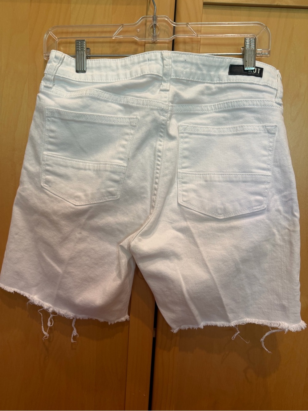 Kut from the Kloth Catherine Boyfriend White Frayed Hem Denim Bermuda Shorts - Picture 2 of 5